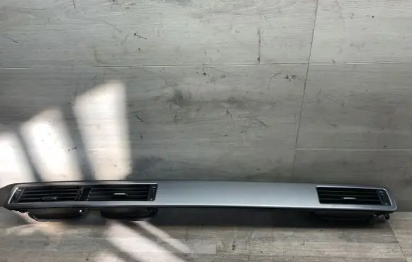 Volvo XC70 Dash center air vent grill 30715143