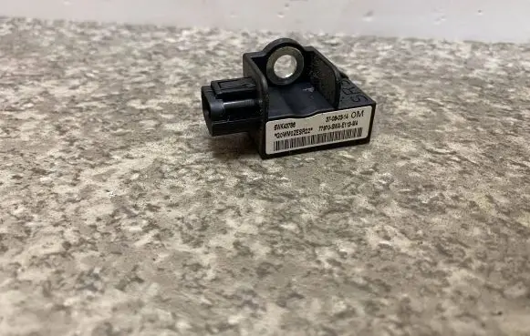 Honda CR-V Airbag deployment crash/impact sensor 5WK43786 77970SWAE113M4