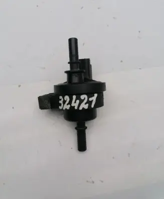 Renault Clio III Vacuum valve 8200024427