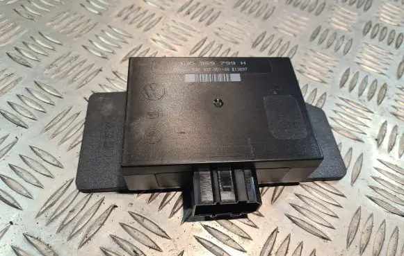 Volkswagen PASSAT B5 Central body control module 1J0959799H