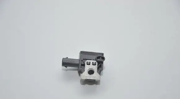 BMW 7 F01 F02 F03 F04 Airbag deployment crash/impact sensor 9224177