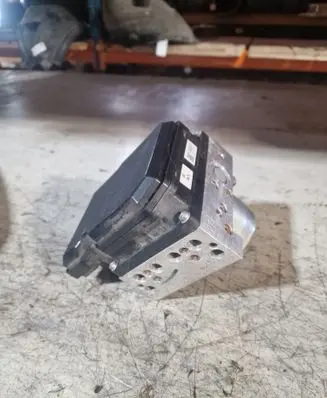 Nissan Juke I F15 ABS Pump 85715073