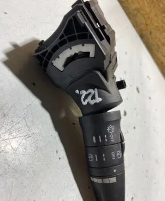 Nissan X-Trail T30 Wiper control stalk 252608H905