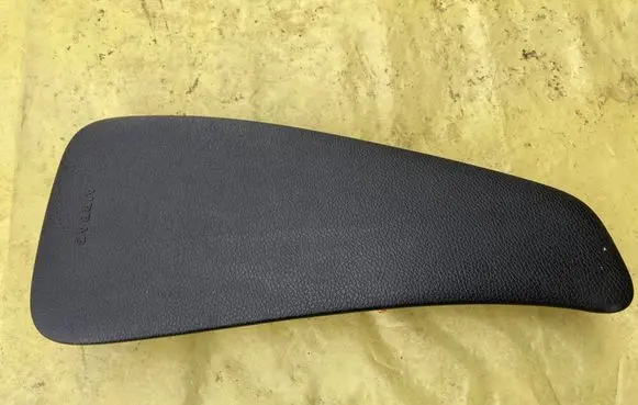 Mercedes-Benz C AMG W204 Seat airbag 2048600105 605010801B