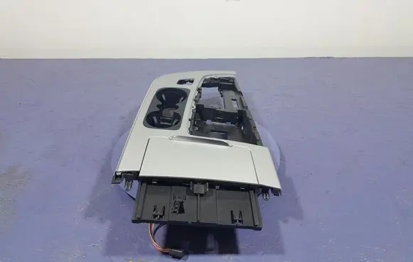 Audi Q7 4L Glove box 