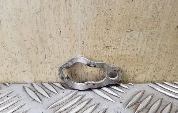 Volvo S80 Fuel Injector clamp holder