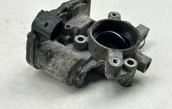 Opel Astra J Throttle valve 50569200