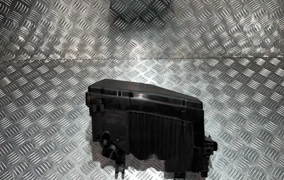 Renault Austral Fuse box cover PU17384