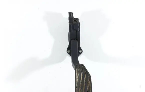 Suzuki Grand Vitara II Accelerator throttle pedal I590065J01 6PV00907400 74632100