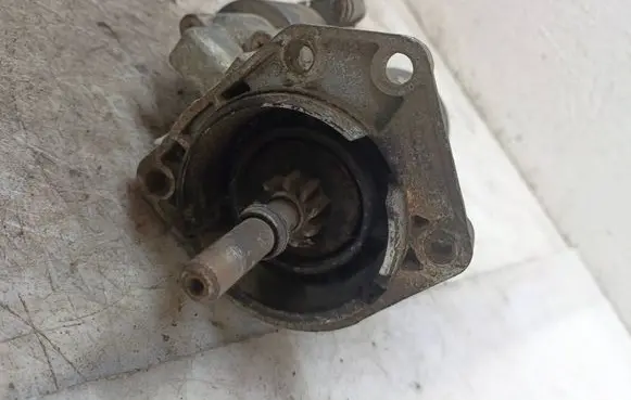 Volkswagen PASSAT B6 Starter motor 1005621601