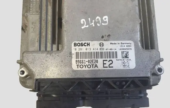 Toyota Auris 150 Engine control unit/module 8966102E20 0281013414