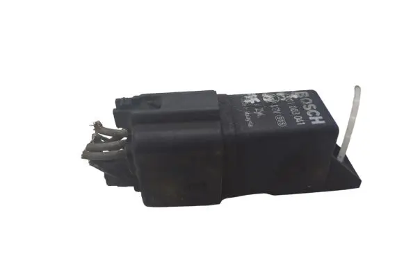 Chevrolet Captiva Glow plug pre-heat relay 0281003040