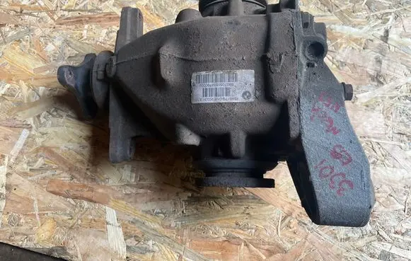 BMW 3 E92 E93 Rear differential 7566177
