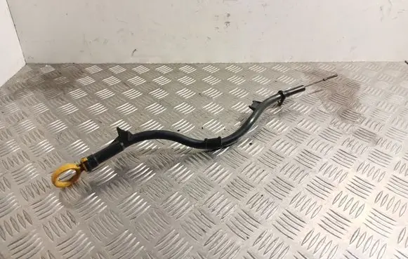Volkswagen PASSAT B8 Oil level dip stick 04L103634