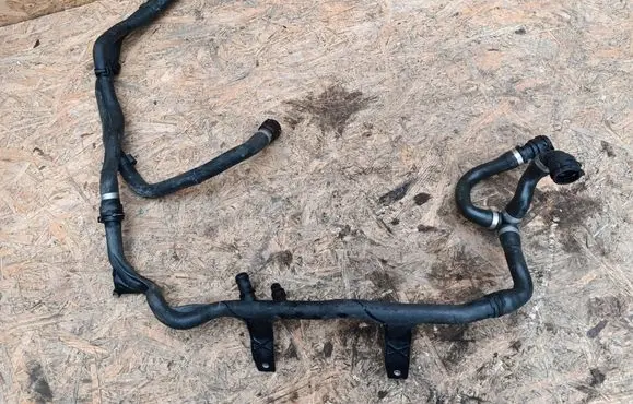 Engine coolant pipe/hose