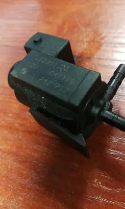 BMW 7 E65 E66 Vacuum valve 1742712