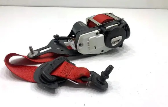 Mercedes-Benz CLA C117 X117 W117 Front seatbelt 620049500
