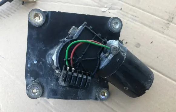 Volvo S40, V40 Wiper motor 0390241170