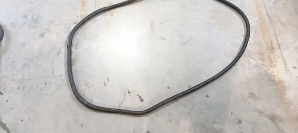 Volkswagen Touran II Front door rubber seal 1T0867911