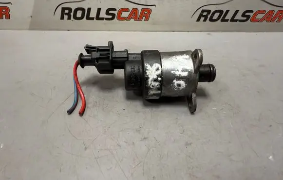 Volvo S40, V40 Fuel pressure regulator 