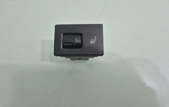 Volkswagen Touareg I Seat heating switch 7L6963569C