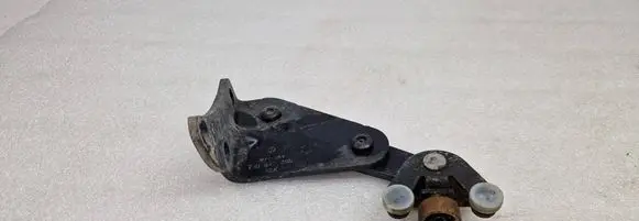Volkswagen Transporter - Caravelle T5 Sliding door lower roller guide/hinge 7H0843398
