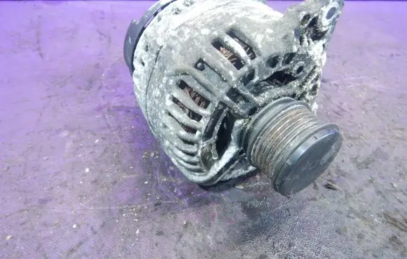 Volkswagen Golf IV Generator/alternator 06F903023F