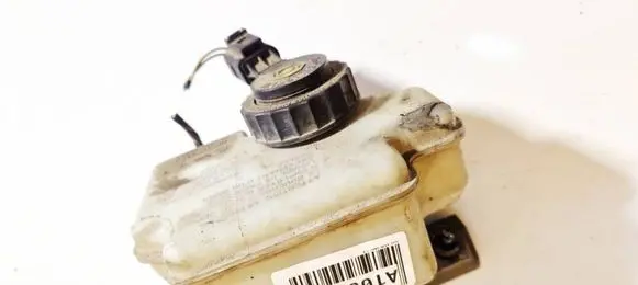 Brake fluid reservoir