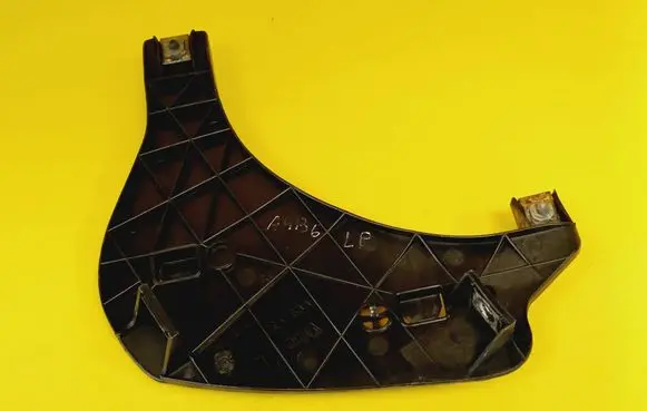 Headlight/headlamp mounting bracket