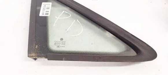 Volkswagen Touran I Front triangle window/glass AS2