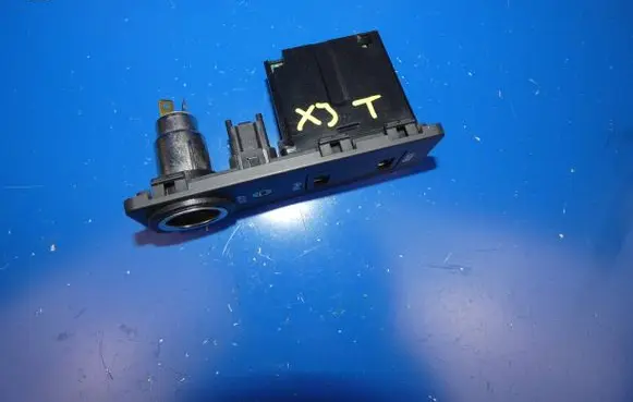 Jaguar XJ X351 USB socket connector A2C5336 AW931 T1011184946