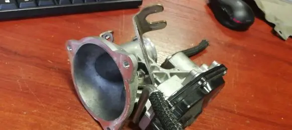 BMW 7 G11 G12 EGR valve 8574820