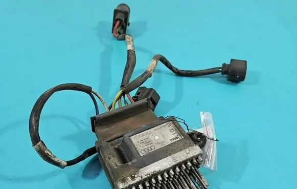 Coolant fan relay