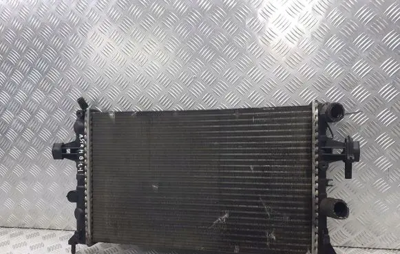 Opel Astra G Coolant radiator 13150402WL