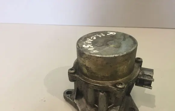 Mitsubishi Carisma Vacuum pump