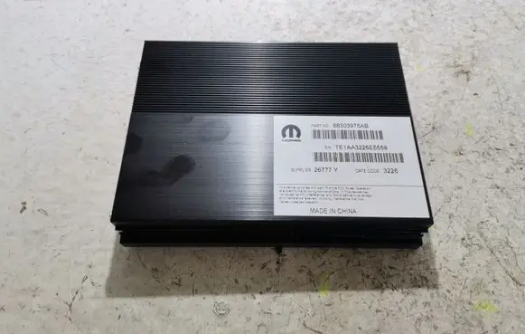 Dodge Challenger Sound amplifier 68303975AB