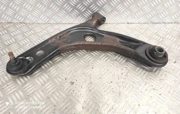 Toyota Yaris Front lower control arm/wishbone