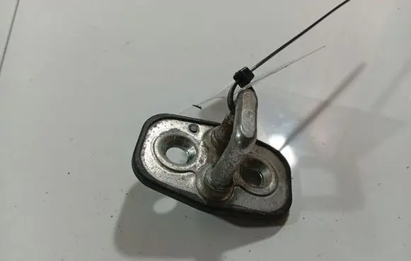 Citroen C5 Front door lock loop/hook striker 9655466380