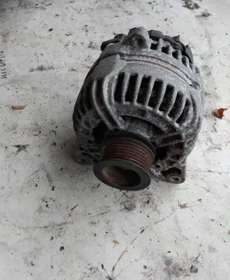Dacia Sandero Generator/alternator 0124525207