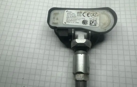 Mercedes-Benz C W204 Tire pressure sensor 2546AGG4