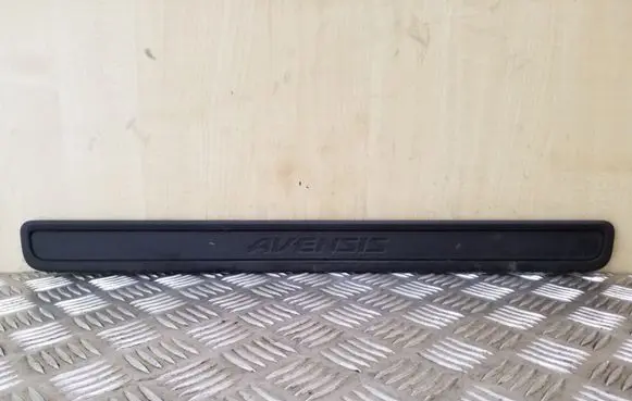 Toyota Avensis T270 Front sill trim cover 6791105040