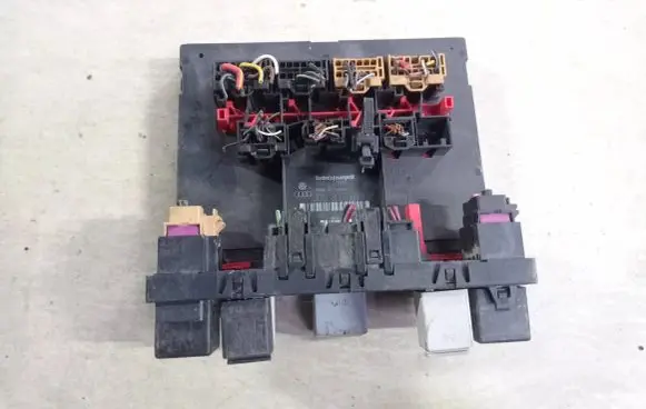 Volkswagen PASSAT B6 Comfort/convenience module 3C0937049L