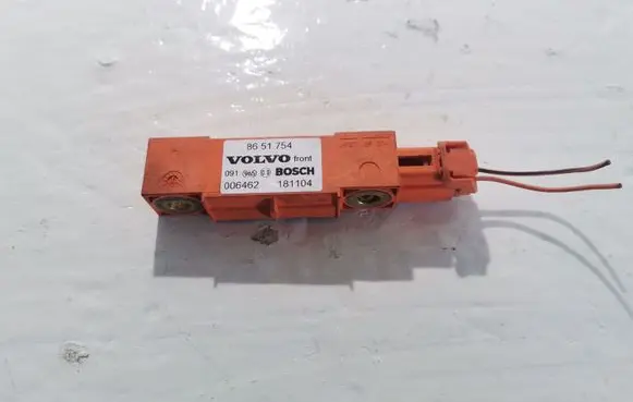 Volvo XC90 Airbag deployment crash/impact sensor 8651754