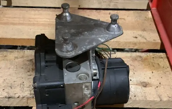 Mercedes-Benz C W202 ABS Pump A0024319212 10099013262 0024319212