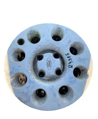Ford Escort R14 wheel hub/cap/trim 86AB1130CB