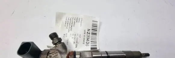 Volkswagen PASSAT B8 Fuel injector 04L130277AC