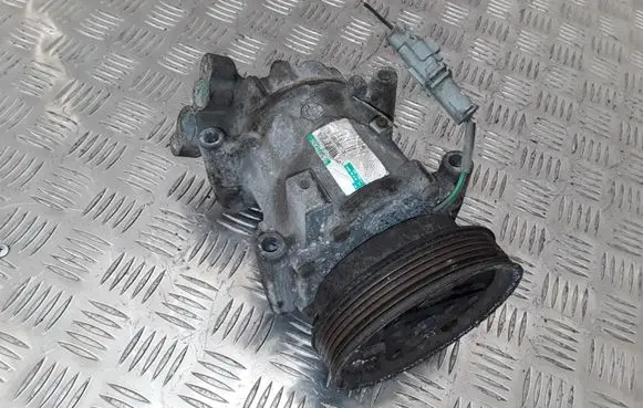 Renault Modus Air conditioning (A/C) compressor (pump) 8200365787A