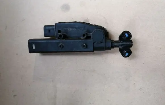 Audi A8 S8 D3 4E Headlight washer spray nozzle 4E0955965AA VD4A2C53061521