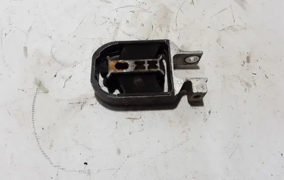 Volvo V40 Engine mounting bracket 31359652