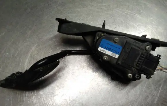 Renault Espace - Grand espace IV Accelerator pedal position sensor 8200007513 6PV00811918